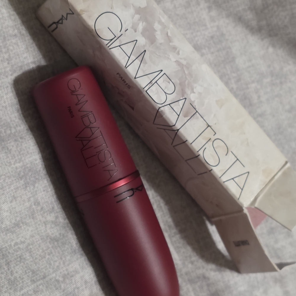 MAC Cosmetics Matte Red Lipstick - Picture 3 of 5